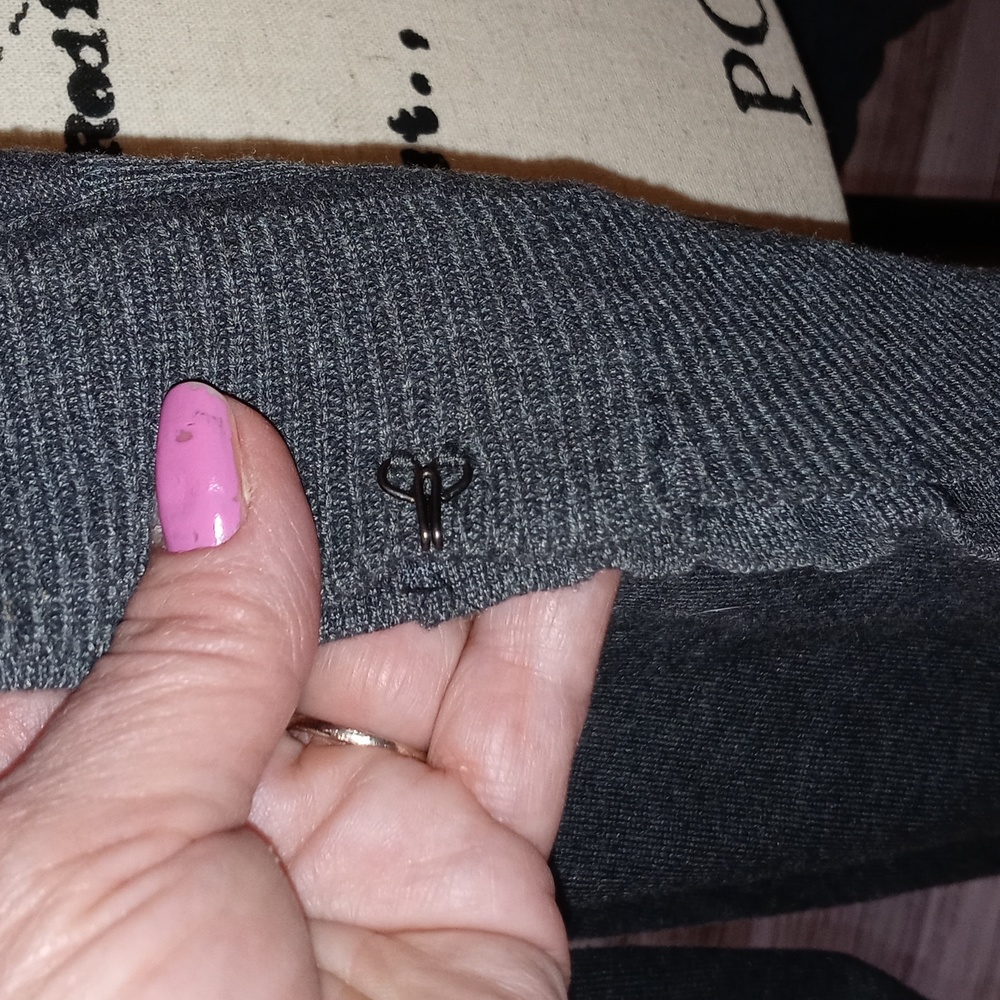 Cardigan - Picture 8 of 9